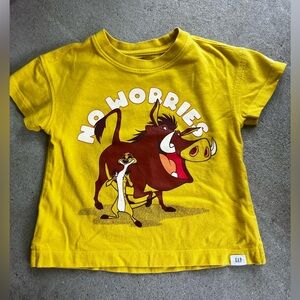 GAP Yellow Disney “No Worries” Short Sleeve T-shirt